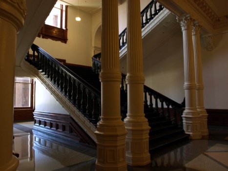 Wide Stairs and Columns  Wide Stairs and Columns